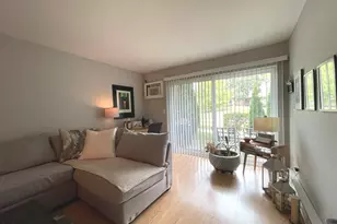 832 E Old Willow Rd, Prospect Heights, IL 60070 - Photo 7