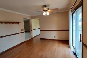 8N601 Stevens Rd, Elgin, IL 60124 - Photo 5