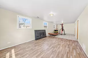 1012 E 159th Pl, South Holland, IL 60473 - Photo 23