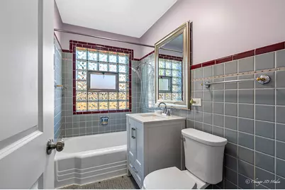 5056 N Mont Clare Avenue, Chicago, IL 60656 - Photo 15