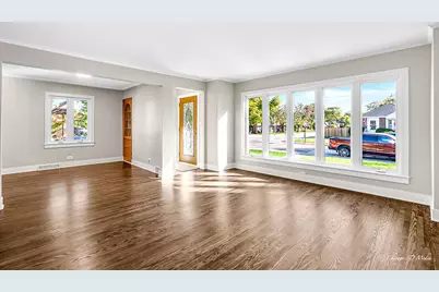 5056 N Mont Clare Avenue, Chicago, IL 60656 - Photo 3