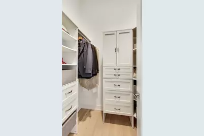 2405 W Iowa Street #405, Chicago, IL 60622 - Photo 13