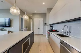 2405 W Iowa St, Chicago, IL 60622 - Photo 7