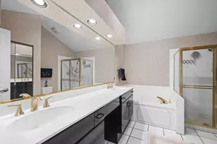 102 Yale Ct, Glenview, IL 60026 - Photo 11