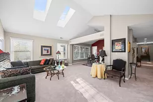 102 Yale Ct, Glenview, IL 60026 - Photo 3