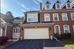 102 Yale Ct, Glenview, IL 60026 - Photo 1