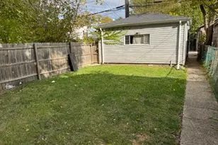 1431 N Springfield Ave, Chicago, IL 60651 - Photo 17