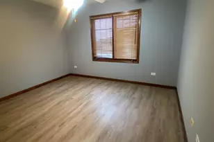 24446 Newport Dr, Crete, IL 60417 - Photo 13