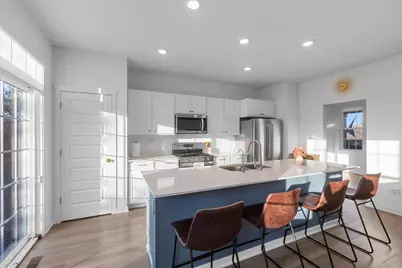 271 Charlestowne Lakes Drive, Saint Charles, IL 60174 - Photo 5