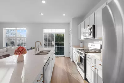 271 Charlestowne Lakes Drive, Saint Charles, IL 60174 - Photo 7