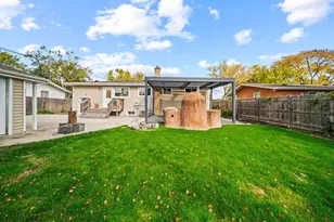 611 E Ironwood Dr, Mount Prospect, IL 60056 - Photo 33