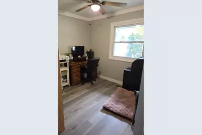 217 E Holiday Drive, Decatur, IL 62526 - Photo 9