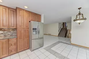 870 Longford Dr, Roselle, IL 60172 - Photo 11