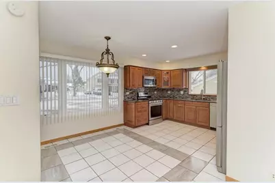 870 Longford Drive, Roselle, IL 60172 - Photo 7