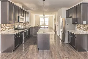 877 Lewisburg Ln, Aurora, IL 60504 - Photo 7