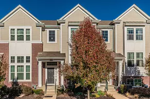 877 Lewisburg Ln, Aurora, IL 60504 - Photo 1