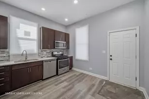 9342 S Crandon Ave, Chicago, IL 60617 - Photo 11