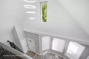 9342 S Crandon Ave, Chicago, IL 60617 - Photo 15