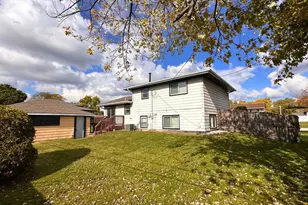 1325 E 168th Pl, South Holland, IL 60473 - Photo 19