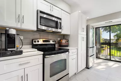 3810 S Mission Hills Road #204, Northbrook, IL 60062 - Photo 9