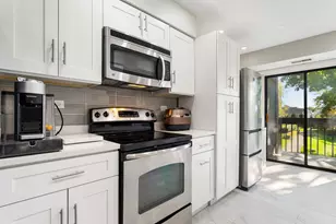 3810 S Mission Hills Rd, Northbrook, IL 60062 - Photo 9