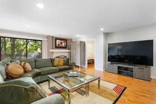 3810 S Mission Hills Rd, Northbrook, IL 60062 - Photo 3