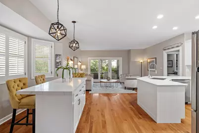 55 Chesterfield Court, Burr Ridge, IL 60522 - Photo 11