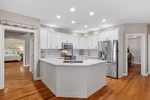 55 Chesterfield Ct, Burr Ridge, IL 60522 - Photo 13