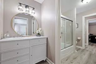 55 Chesterfield Ct, Burr Ridge, IL 60522 - Photo 23