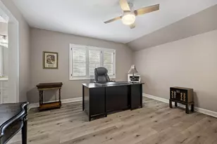 55 Chesterfield Ct, Burr Ridge, IL 60522 - Photo 25