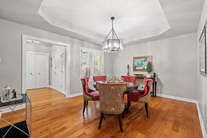 55 Chesterfield Court, Burr Ridge, IL 60522 - Photo 5