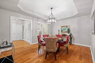 55 Chesterfield Ct, Burr Ridge, IL 60522 - Photo 5