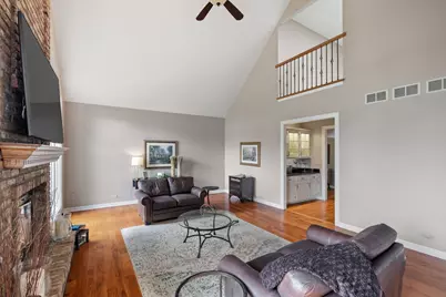 55 Chesterfield Court, Burr Ridge, IL 60522 - Photo 9