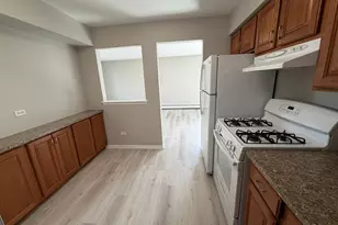 5 Parkside Ct, Vernon Hills, IL 60061 - Photo 5