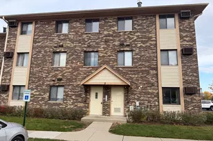 5 Parkside Ct, Vernon Hills, IL 60061 - Photo 1