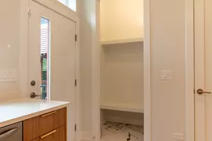 12 W 44th St, Chicago, IL 60609 - Photo 9