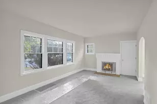 624 Lincoln Ave, Elgin, IL 60120 - Photo 5