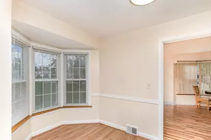 110 Homestead Dr, Wood Dale, IL 60191 - Photo 5