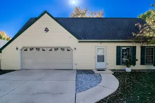 215 Fernwood Rd, Montgomery, IL 60538 - Photo 1