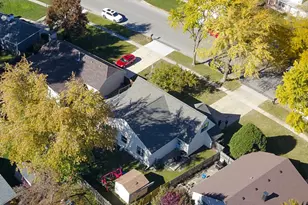 215 Fernwood Rd, Montgomery, IL 60538 - Photo 23