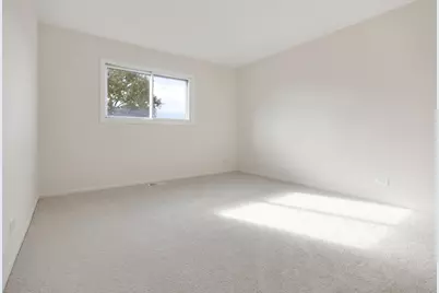 9128 Hollyberry Avenue, Des Plaines, IL 60016 - Photo 19