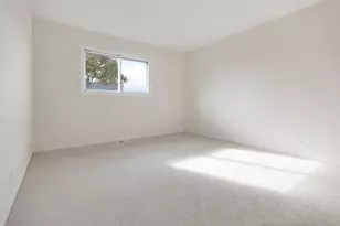 9128 Hollyberry Ave, Des Plaines, IL 60016 - Photo 19