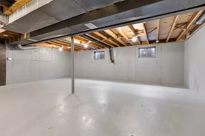 9128 Hollyberry Avenue, Des Plaines, IL 60016 - Photo 21