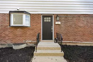 9128 Hollyberry Ave, Des Plaines, IL 60016 - Photo 3