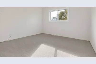 9128 Hollyberry Avenue, Des Plaines, IL 60016 - Photo 17