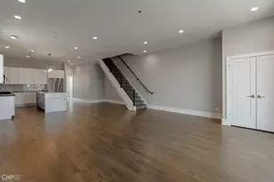 562 W 18th St, Chicago, IL 60616 - Photo 3