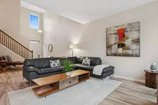 469 S Jade Ln, Round Lake, IL 60073 - Photo 5