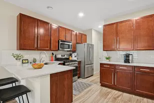 469 S Jade Ln, Round Lake, IL 60073 - Photo 7