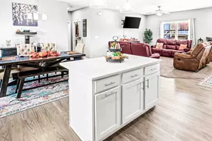 3103 Fox Creek Rd, Bloomington, IL 61705 - Photo 5