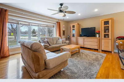 4301 Euclid Avenue, Rolling Meadows, IL 60008 - Photo 7